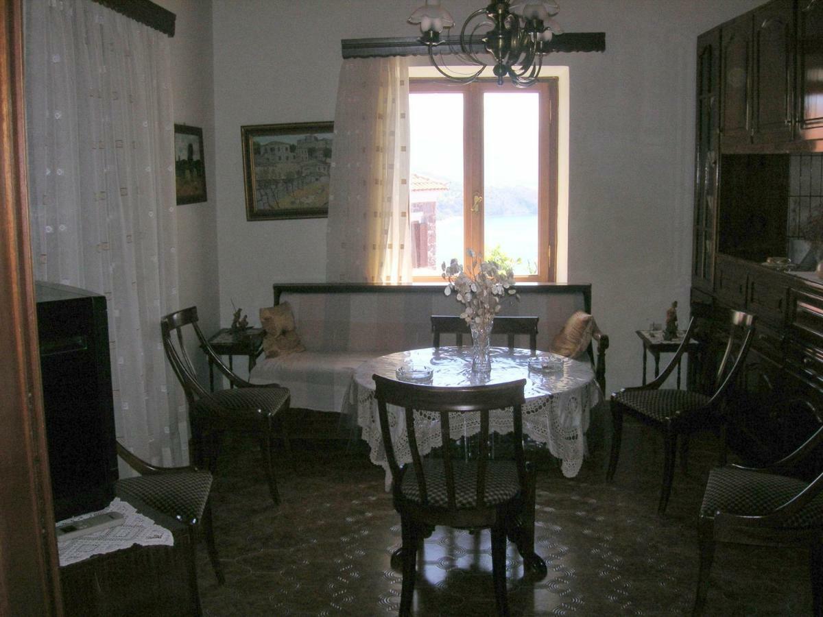 شقة House Chrissa ميثيمْنا المظهر الخارجي الصورة